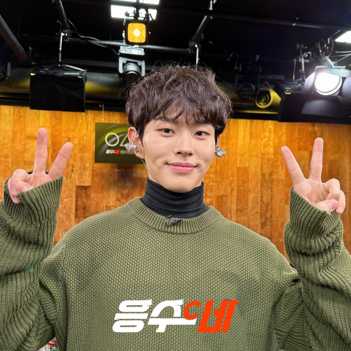 #응수씨네2 with #이병찬
러블리 소속가수💛 국민가수 ✨이병찬✨왔어요!
병차니와 함께 트리도 꾸미고🎄따스한 목소리로 들려주는 귀호강 라이브 무대까지🎵
(미공개 폴라 이벤트도 있어요..🫢)
지금 바로 보러 오세요💕
#NOW온에어

▶️ 평일 오후 3시, NOW.에서 본방사수!
🔔now.naver.com/l/1740754