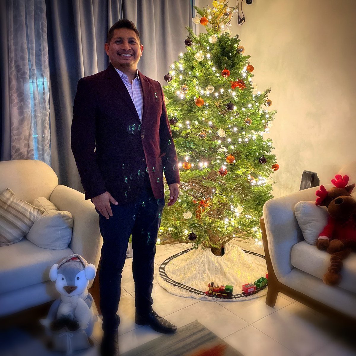 Que tengan un gran cierre de año 2022 y una excelente temporada decembrina.🎄✨

¡Sean muy felices! 😃🙌🏽

#diciembre2022 #temporadadecembrina #felicesfiestas