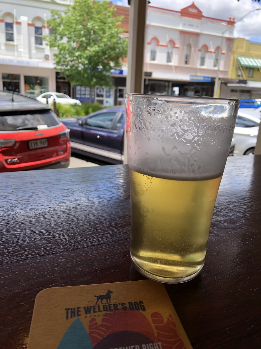 newietraveller's tweet photo. Saturday Afternoon at one of my favour Bars, the Welders Dog at Inverell up on the New England Tablelands of NSW, enjoying a Tamworth Bitter #beer #mot #WeldersDog #aussiepubs #SaturdayVibes https://t.co/ObXgeHpSsT