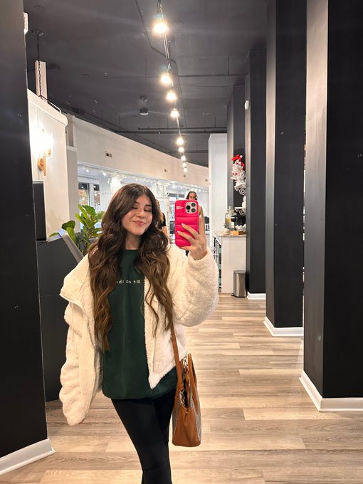 TW Pornstars - Rhiana Tokarz. The most retweeted pictures and videos