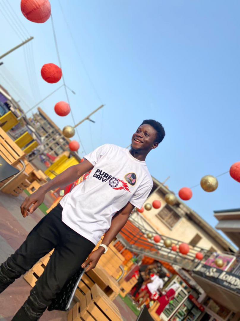 pretty_frankies's tweet photo. Never question greetness  #HBDSantasiHene https://t.co/iQ4OewIZkz