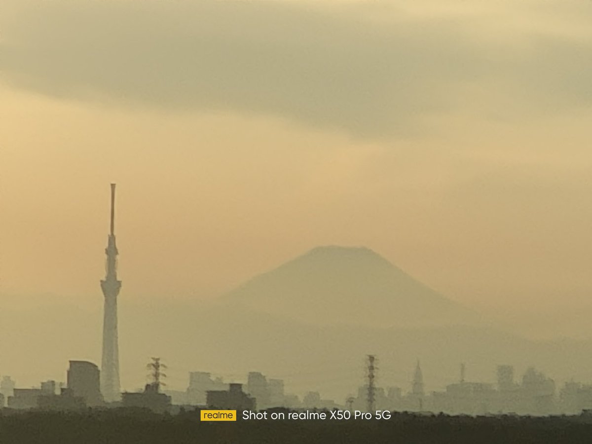 WerthLeon1's tweet photo. 今日は、#夕焼け #富士山 #タイムラプス  うまく撮影できそうな気がする。。
#イマソラ　#realme #X50PRO https://t.co/BLbaCijMey