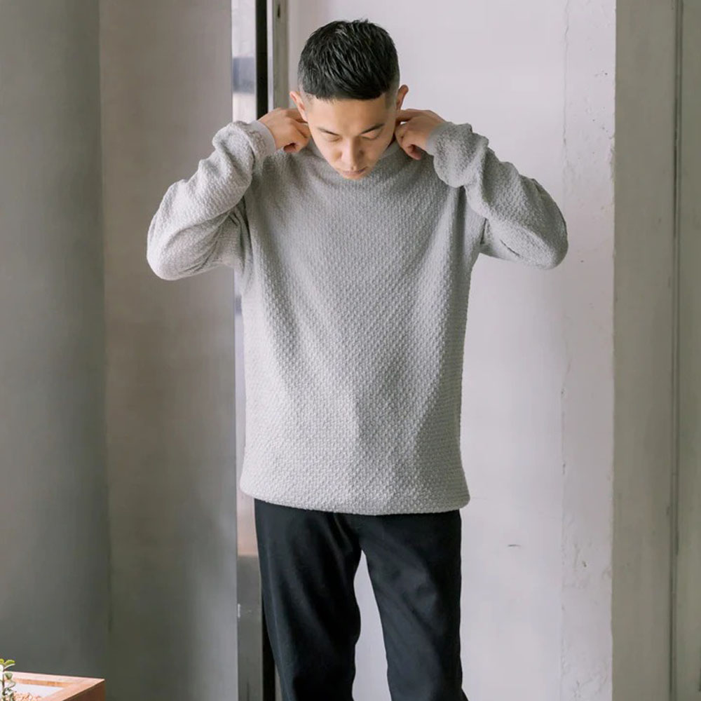 StayBlueInc's tweet photo. 服から服をつくるブランド「BRING」より、ジャストでベースレイヤー、ルーズフィットでタウンユースがキャッチコピーのニットウエア「WUNDERWEAR CREWNECK」入荷です。
https://t.co/INqb6y64Rc
#bring #bringware #ブリング #ニット #オールジェンダー https://t.co/05nodJIykO