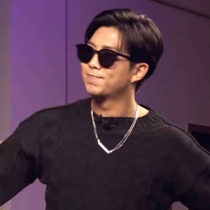 vminiecats's tweet photo. — #RM APARECERÁ EN UN NUEVO SHOW.

Namjoon erá invitado especial en el canal de YouTube 'PSICK University' donde tendrá una entrevista divertida. El canal muestra varios contenidos cómicos por un grupo de comediantes. El video saldrá el 14 de diciembre.

Horarios + información ↓ https://t.co/qlkYbOvmbA
