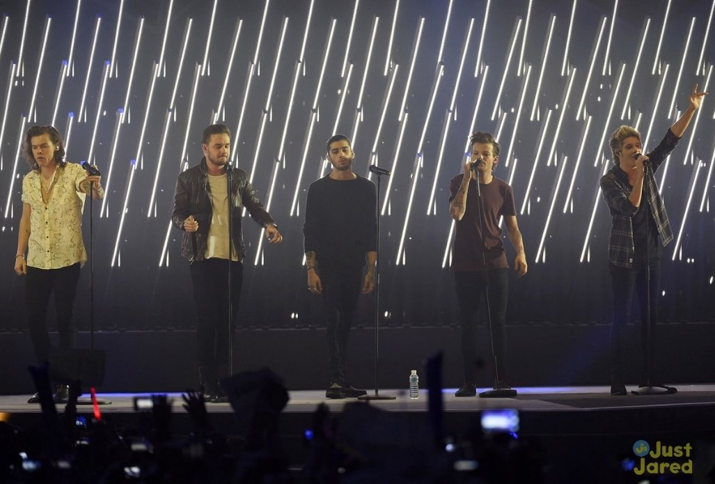 ⏪ | Hoy, hace 8 años (12 de Diciembre del 2014), <a href="/onedirection/">One Direction</a> acudía a los Premios 40 Principales, de la radio española <a href="/Los40/">LOS40</a> 🎤

Fue su última actuación en nuestro país. Cantaron "Steal My Girl" y se llevaron dos premios ante las miles de fans que fueron sólo por ellos 👏🏻♥️