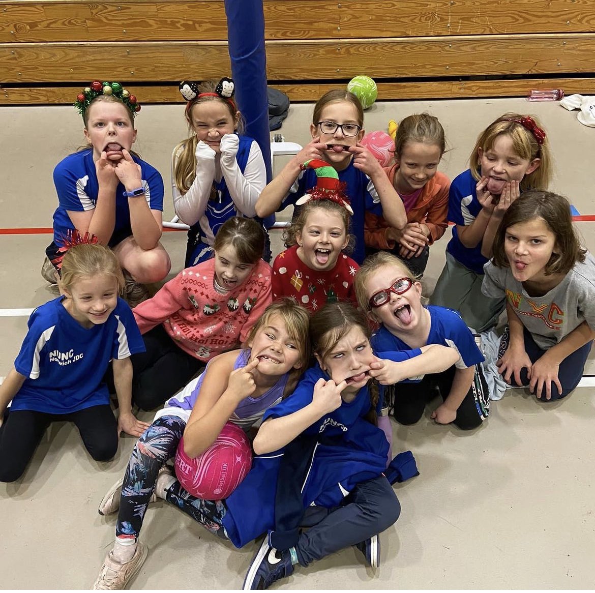 norfolkunitednc's tweet image. It’s starting to look Christmassy in our JDC sessions⛄️🎁 

As much as we love to improve, there’s always time to have some fun too! 💙