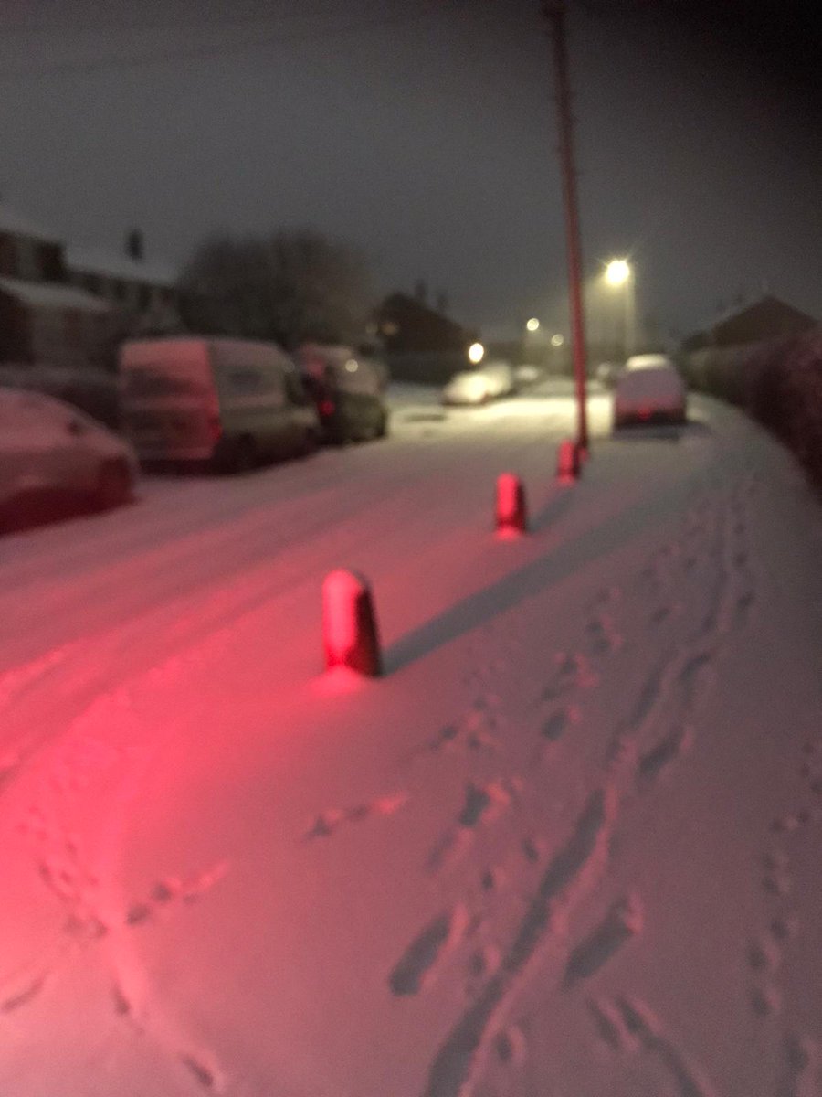 BelswainsSchool's tweet photo. *School Closure Due to Bad Weather*

Unfortunately, due to the bad weather and resulting conditions on local roads and our site, we are unable to open today.

Work for today will be set on Google Classroom. https://t.co/l9attlDyEj