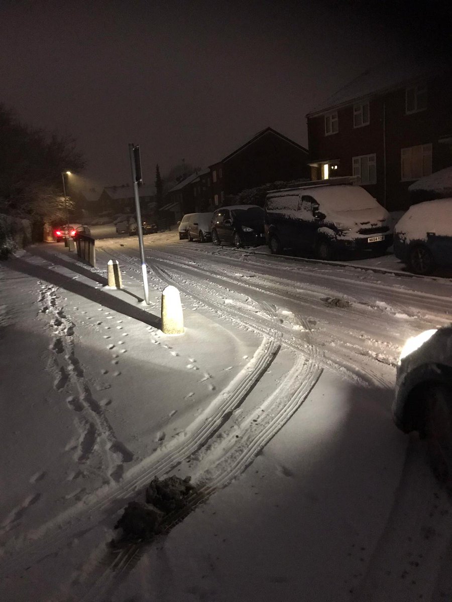 BelswainsSchool's tweet photo. *School Closure Due to Bad Weather*

Unfortunately, due to the bad weather and resulting conditions on local roads and our site, we are unable to open today.

Work for today will be set on Google Classroom. https://t.co/l9attlDyEj