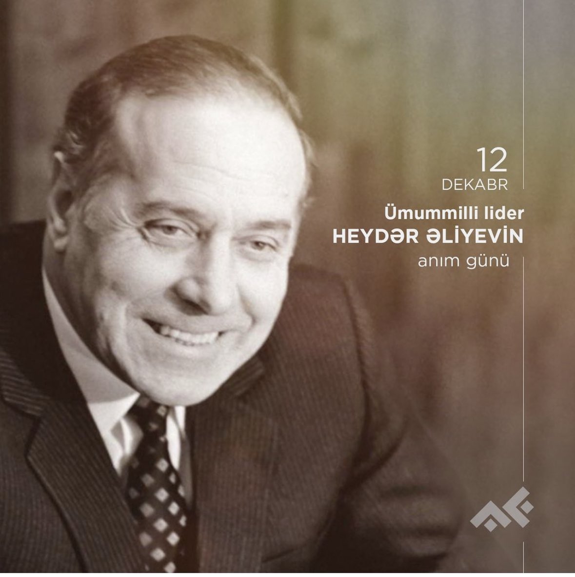 Müstəqil Azərbaycan dövlətinin memarı, Ümummilli lider Heydər Əliyevi dərin hörmət və ehtiramla anırıq!