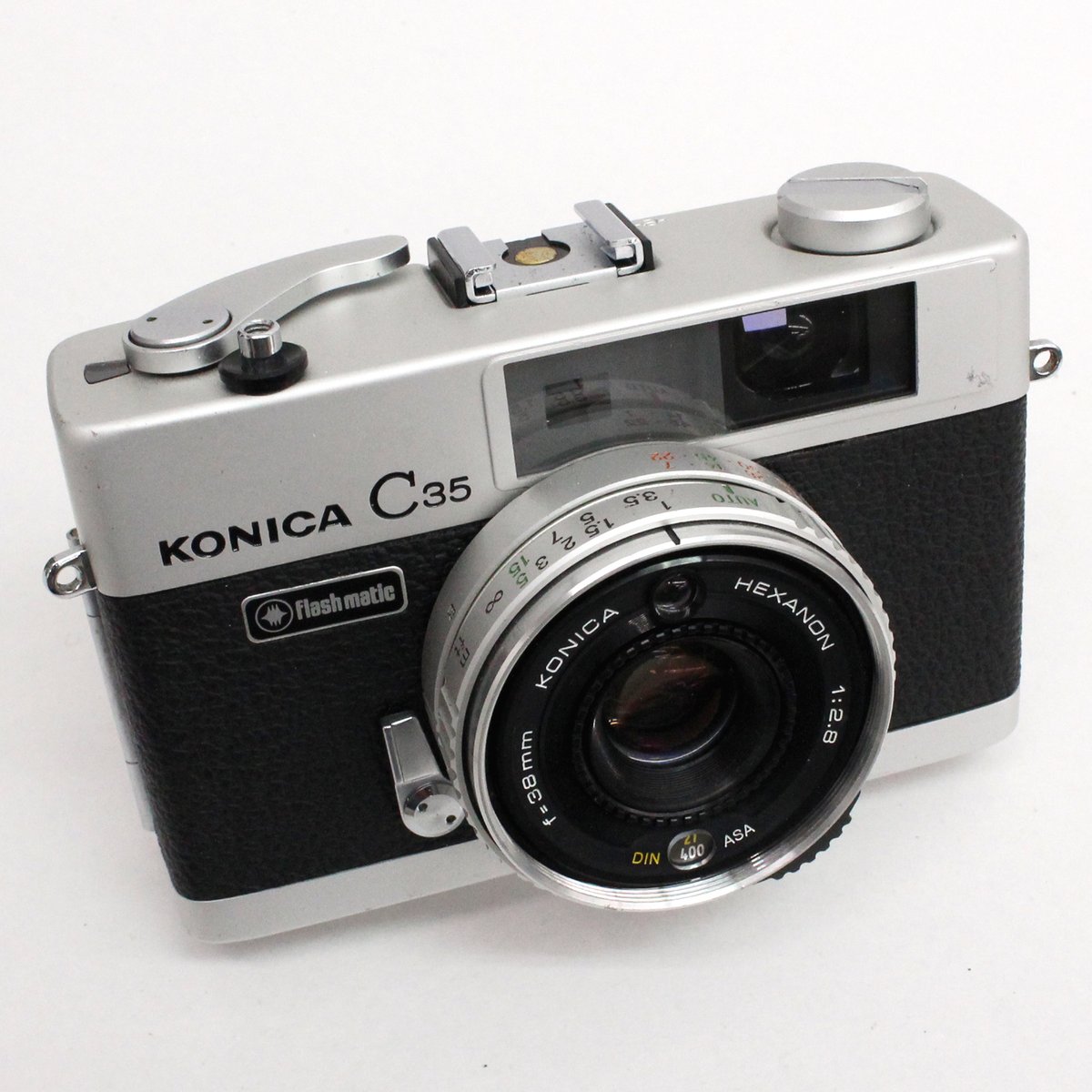 champcamera's tweet photo. #KONICA C35 Flashmatic(オーバーホール済)¥22,000 by #みすずが丘 店(#あざみ野)
小さくコンパクトで手軽に持ち歩ける #レンジファインダー式フィルムコンパクト。
露出はカメラにお任せの自動露出なので #HEXANON38mm レンズの描写を
気軽に楽しめます。
#C35Flashmatic
https://t.co/M8AybKWhEM https://t.co/n4ZtCTWAM7