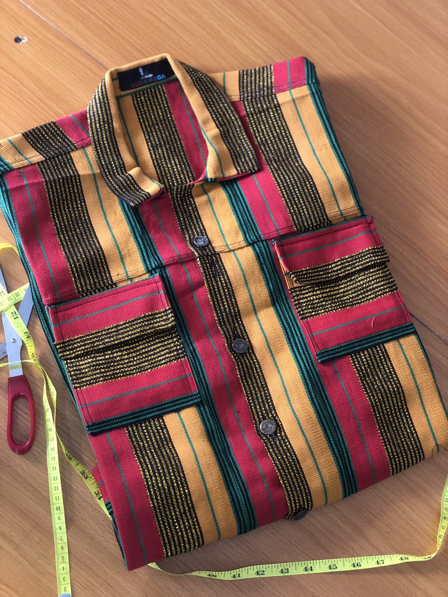 LUDA_MODA's tweet photo. Aso oke is from the Yoruba culture in Kwara, Kogi, Ondo, Oyo, Ogun, Ekiti, Lagos, and Osun States in western Nigeria.

Aso oke fabric, (Yoruba: aṣọ òkè, pronounced ah-SHAW-okay) is a hand-woven cloth created by the Yoruba people of west Africa.

With Aso OKE pattern designs of https://t.co/R7YcJE8HNK