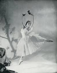 YNHallak's tweet photo. RIP 🩰 #Ballet legend #BerylGrey: 'It’s amazing what the human body can take'. 💙🕊
She did #SwanLake on her 15th birthday, collaborated with the combustible #RudolfNureyev and was the first westerner to perform with the #Bolshoi. The dame reflects on a life in #dance. https://t.co/HQaRSWpEaQ