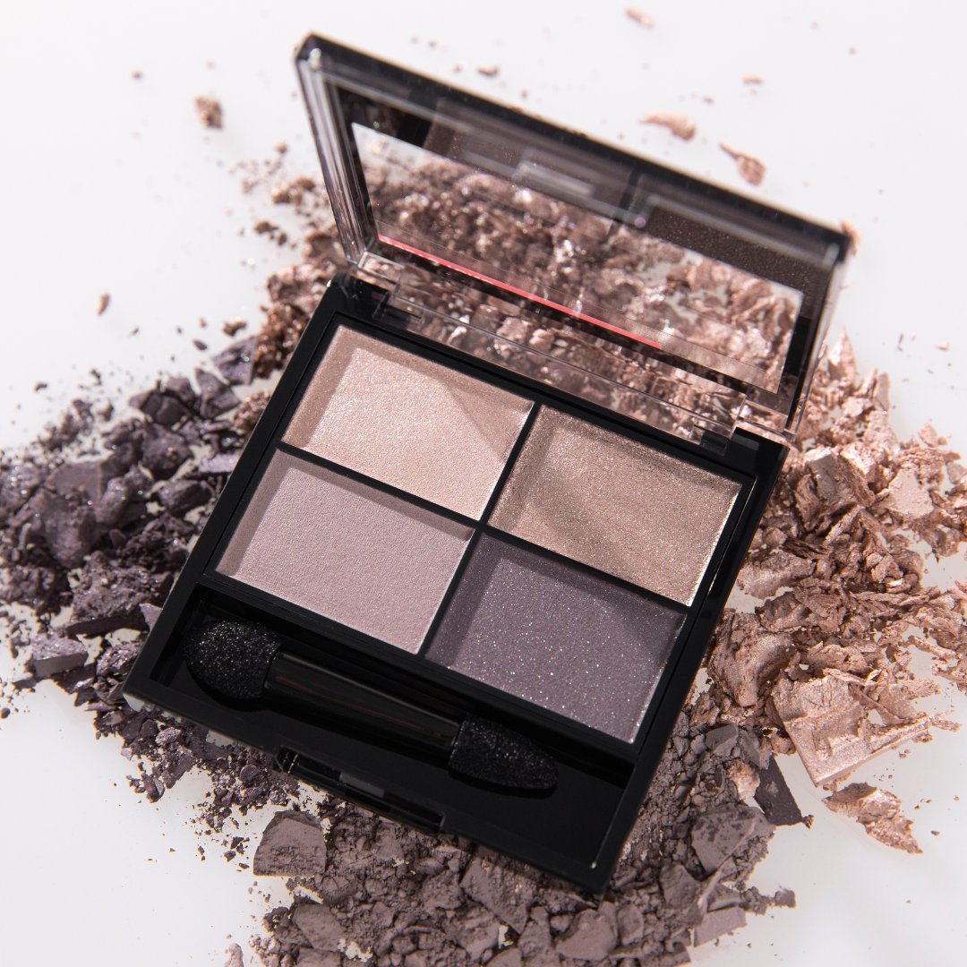 RevlonSA's tweet photo. Go from day to night this NYE using our #ColorStay Day To Night Eyeshadow Quads. Now available in 3 NEW shades!
Shop Now!
@EdgarsBeauty @superbalist @Dischem @Clicks_SA @TAKEALOT
#BeColorStay #NYE #LiveBoldly https://t.co/M5l7EwVweU