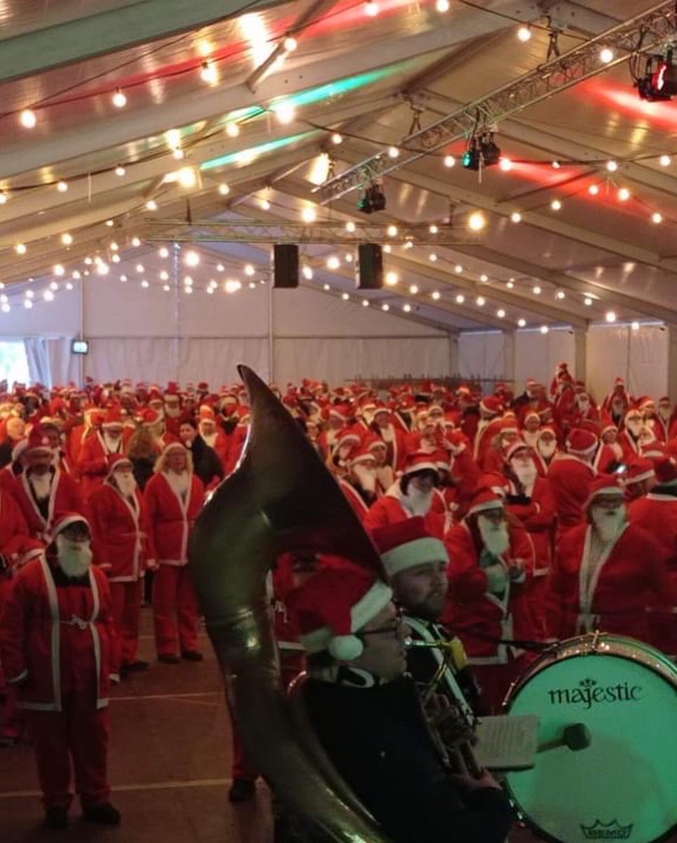 650 #santarunners opbrengst € 15.000,00 voor #fietsmaatjes #boskoop. Wat een geweldig feest! <a href="/ADnl/">AD.nl</a> #rotarynl <a href="/sbs6/">SBS6</a> <a href="/AD_GroeneHart/">AD Groene Hart</a> <a href="/HartvNL/">Hart van Nederland</a> #boskoop800 @BeauRTL