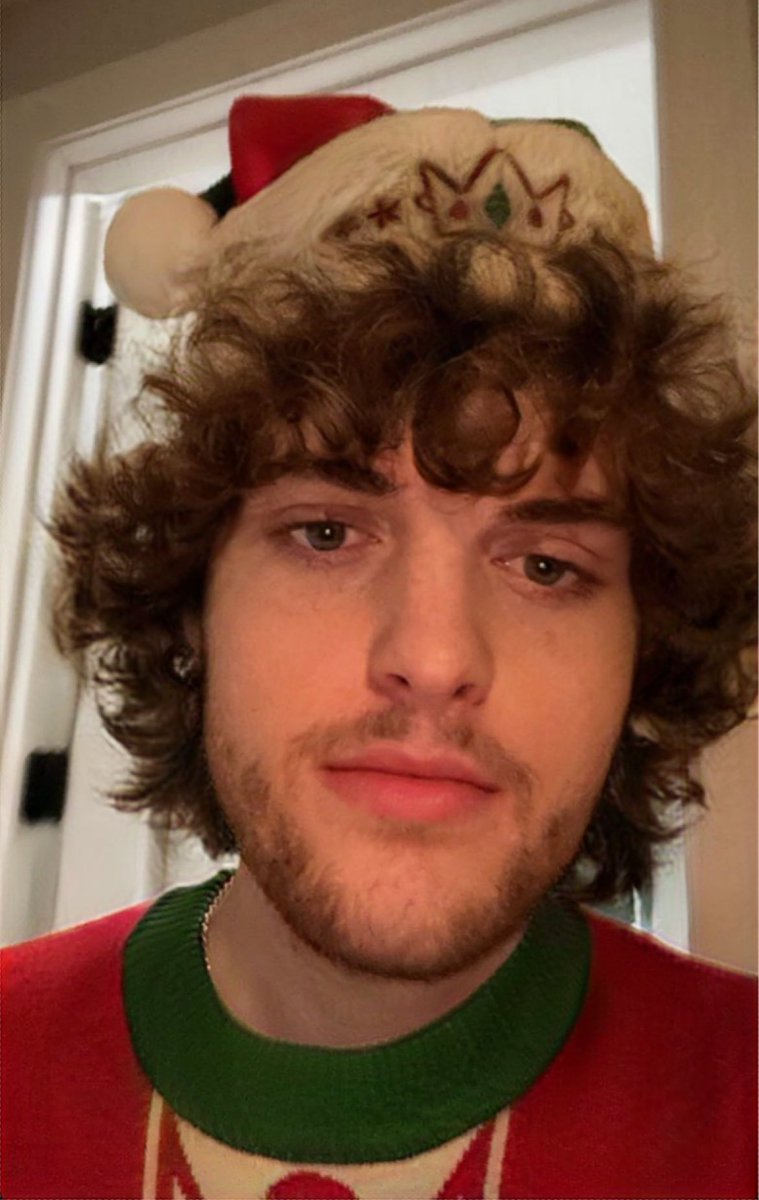 𝗡𝗼𝗼𝗿𝗮💫 on Twitter: "NEVER CUT YOUR HAIR OK"