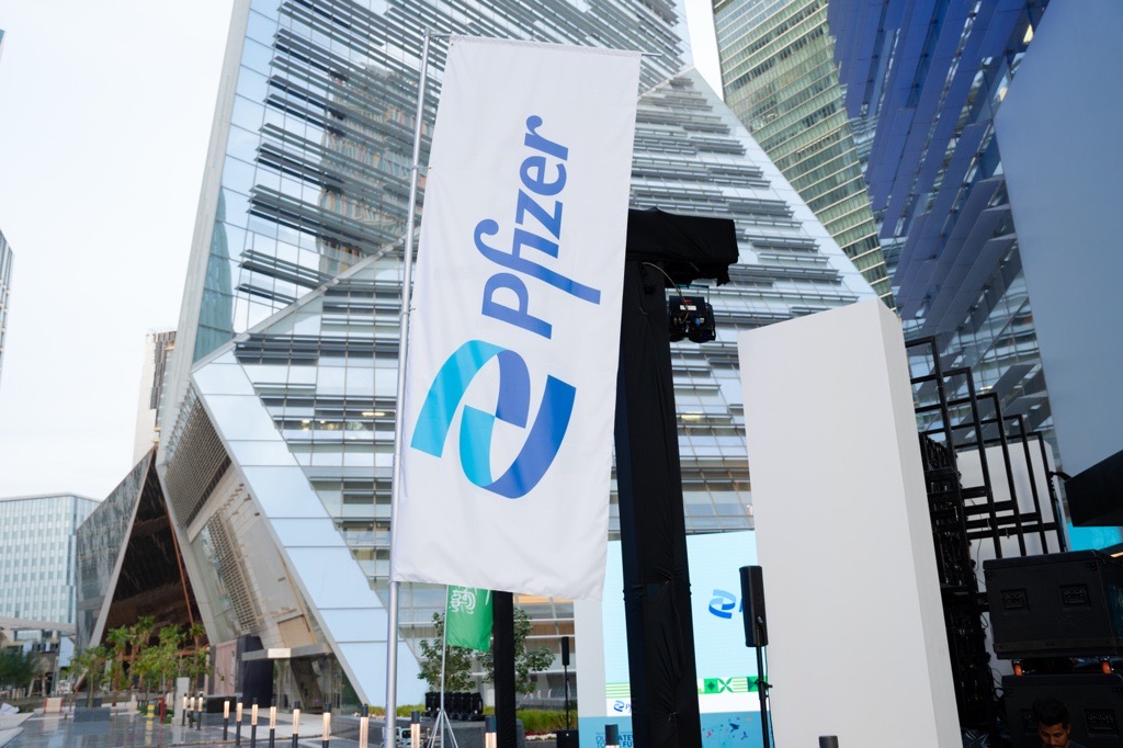 PfizerSaudi_LTD's tweet photo. We are pleased to announce the relocation of our #Saudi headquarters to @Kafd in #Riyadh. The move is aligned with our strategic plans for growth and innovation through creating a diverse and comprehensive work environment centered on excellence
#PfizerSaudi https://t.co/UjjiB4AbH7