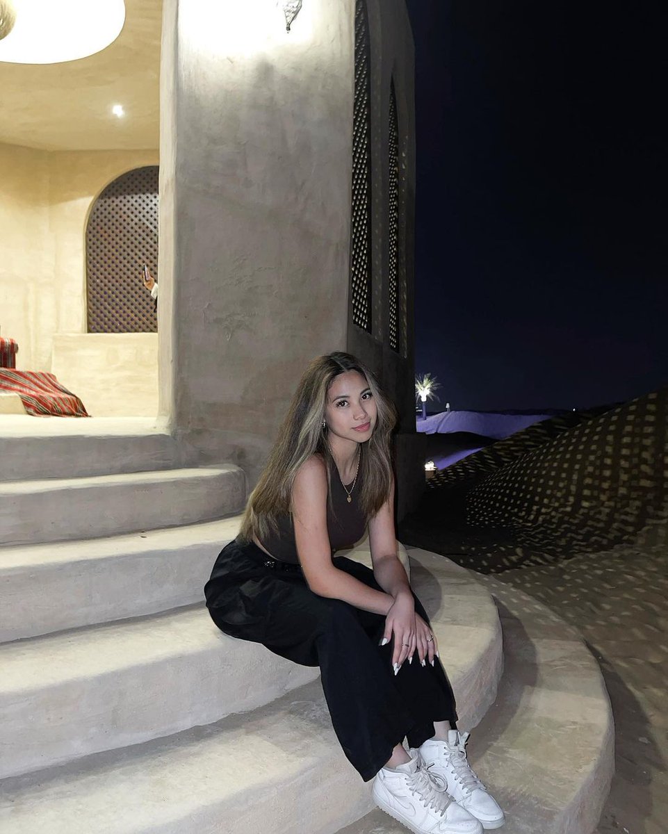 “Stay away from those people who try to disparage your ambitions. Small minds will always do that, but great minds will give you a feeling that you can become great too.” ✨