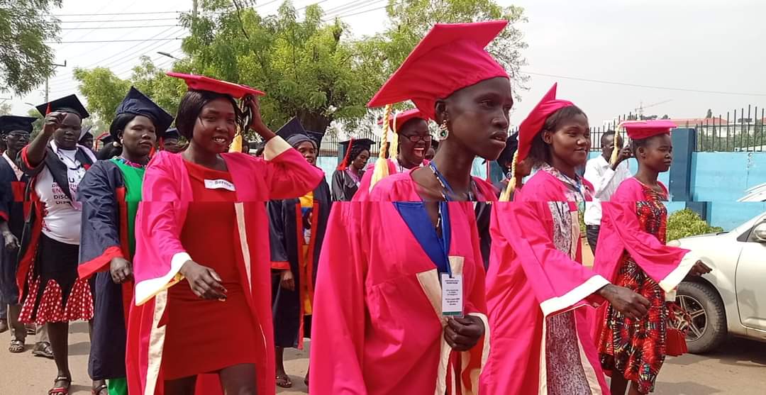 SpedpS's tweet photo. SPEDP in partnership with OXFAM South Sudan capacitate 50 beneficiaries  with funding from Sweden Svergie and graduated 23 Hair dressing, 22 Tailoring and 5 Information Communication Technology (ICT) beneficiaries with technical skills to enable them sustain family life. https://t.co/iSPW5DcHEv