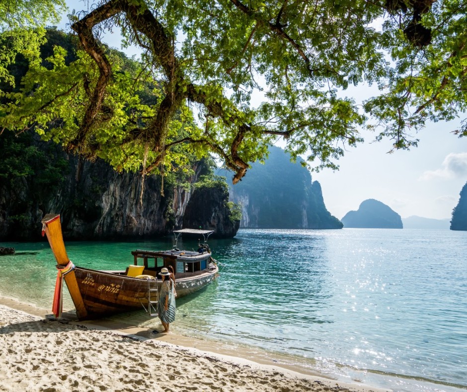 carrierholidays's tweet image. What could be more exciting than whisking the whole family away to the best Thailand has to offer? Curated for the culturally curious, our 'Eat, play &amp;amp; explore' journey takes in the country's bustling capital, natural wilderness and chilled-out beaches. bit.ly/3BeGgRM