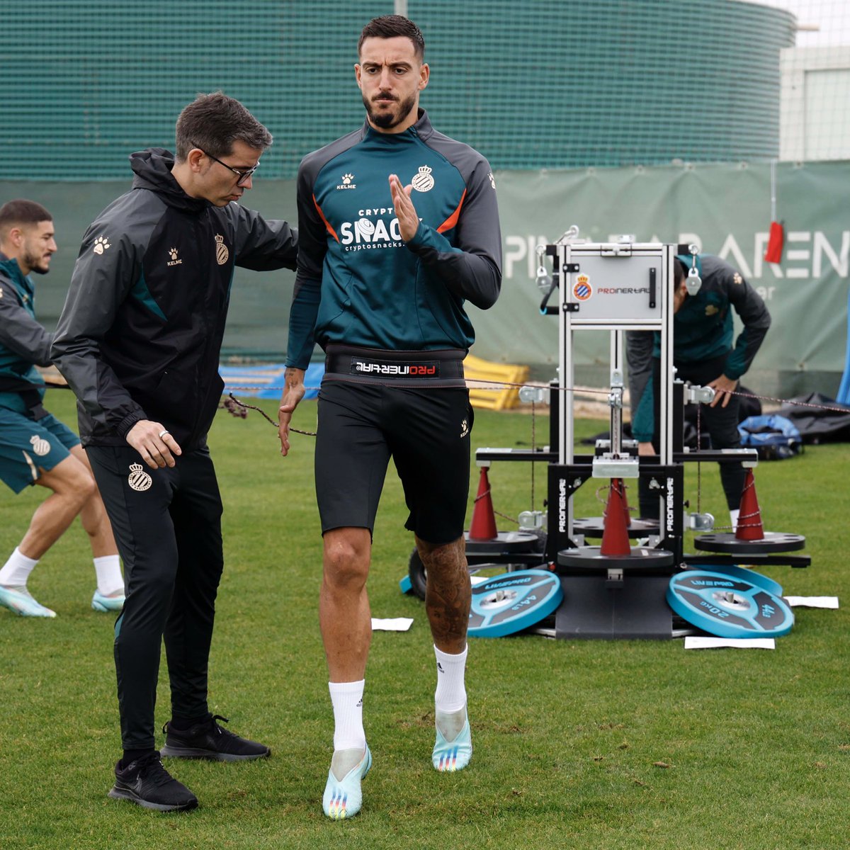 RCDEspanyol's tweet photo. ⚙️ ¡En Murcia y durante toda la temporada, acompañados de 𝐏𝐫𝐨𝐢𝐧𝐞𝐫𝐭𝐢𝐚𝐥! Gracias 💪🏽 https://t.co/yIhYFz09Vf