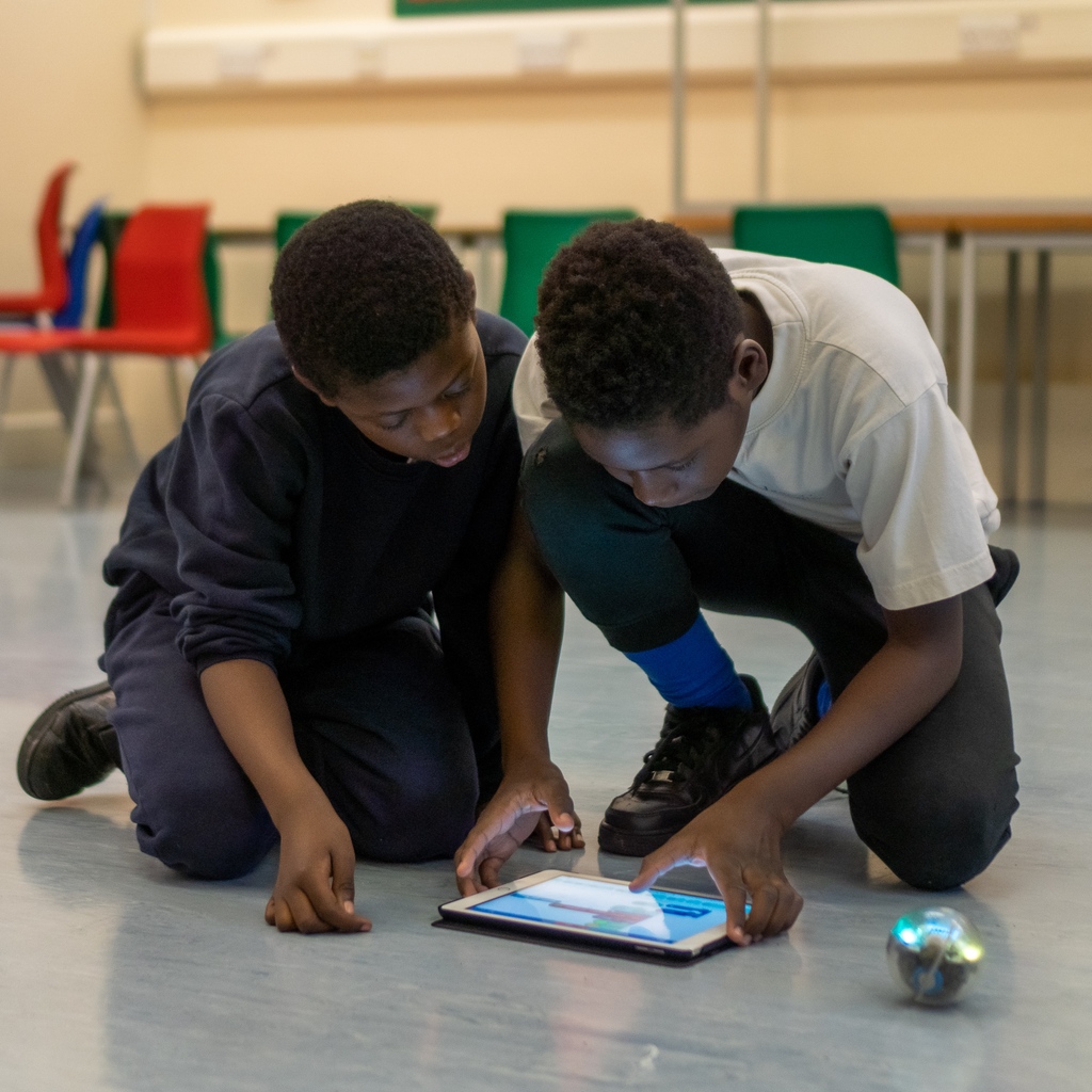 aveea_org's tweet image. Seeing pupils so energetic in building structures and the like at #AveeaAcademy is wonderful, but sometimes you just got to appreciate the sight of the human minds hard at work.

#Aveea #STEM