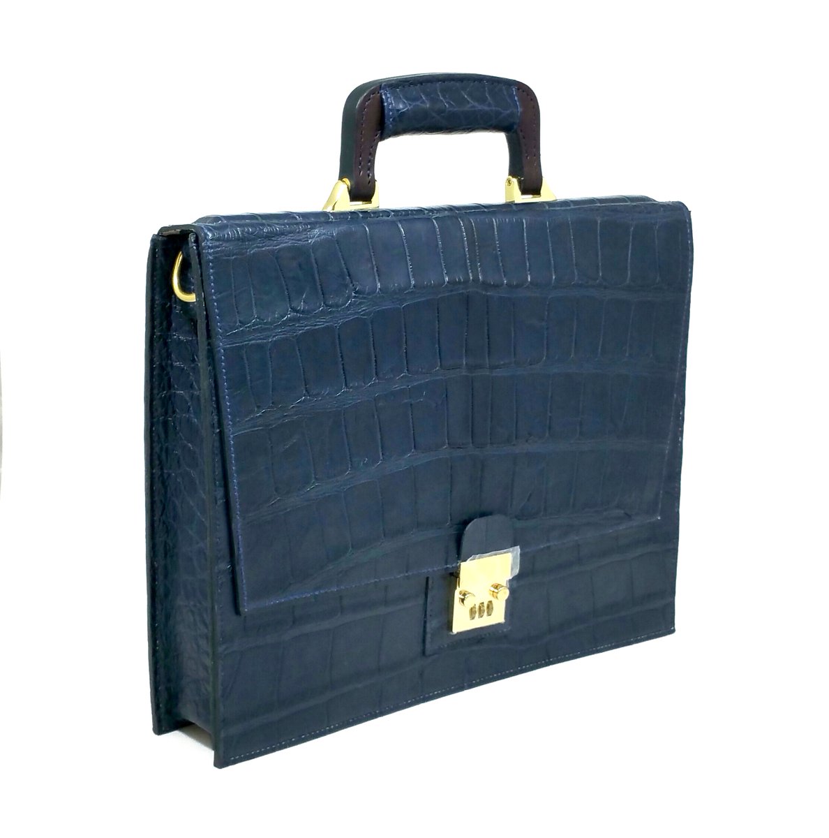 French Inspired. Detroit Built. Crafting Fine Bespoke Collections For People Of Distinction. bit.ly/2IhCfS3 #WildAmericanAlligator #BespokeTravelBags #LuxuryTraveler #LuxuryAlligatorTravelBag #HandstitchedLeather #MensLuxuryAlligatorLuggage #BeauSatchelleBespoke