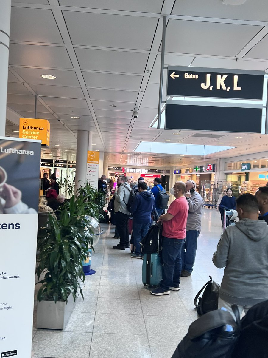 johnson_fdz's tweet photo. @lufthansa this is the lineup for your customer service desk, and you have 2 agents manning the counter at @MUC_Airport. Is this some kind of a joke? We’ve been standing for over 90 minutes now and I’ve walked 13 steps (yep, I counted) https://t.co/UqeMnzKDH2