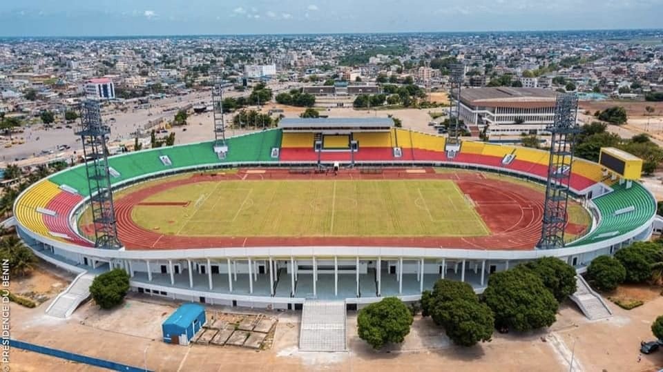 AkissiKonan2's tweet photo. Stade de l'Amitié Général Mathieu Kérékou, 20 000 places au Bénin. Stade Olympique Ebimpé en Côte d'Ivoire, 60 000 places. On rappelle qui va accueillir la CAN en 2023 ou c'est bon comme ça ? 😎

Bénin 1 - 5 Côte d'Ivoire

🇧🇯↙️ ↘️🇨🇮 
#MonPaysEstZo https://t.co/tuFLHcuvxV