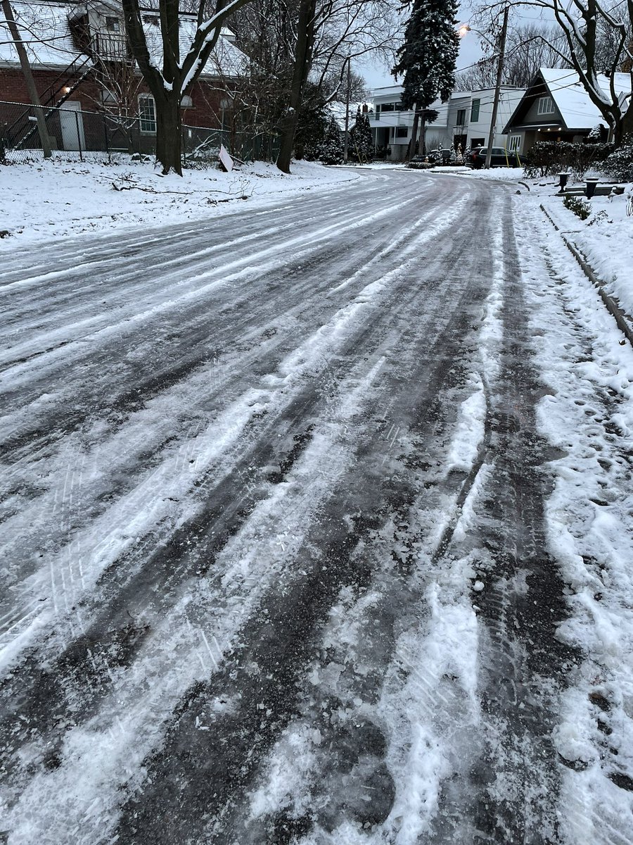 sarcyclist's tweet photo. Inadequate salting work by winter operators contracted to @cityoftoronto on Hillside Drive in East York. I saw the small pick up truck yesterday. It didn’t do squat. Redo @311Toronto pls. https://t.co/bRF1XuZCPX