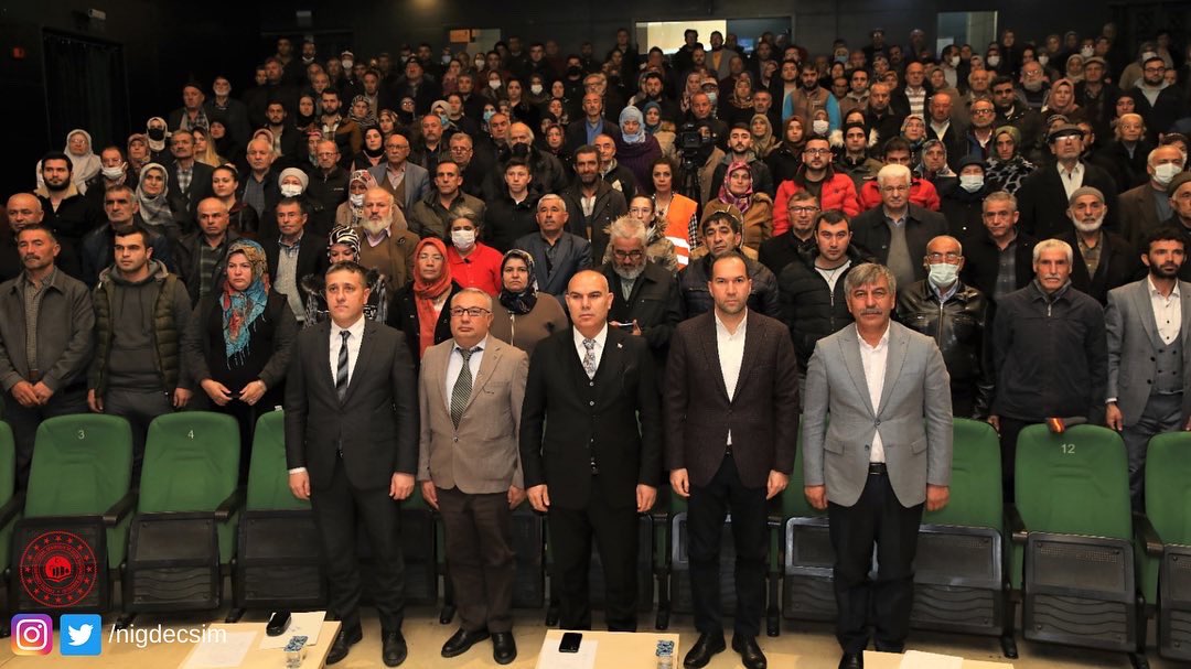 Çevre, Şehircilik ve İklim Değişikliği Bakanlığı koordinesinde Toplu Konut İdaresi Başkanlığı (TOKİ) tarafından, “ilk evim, ilk işyerim” projesi kapsamında ilimize yapılması planlanan  1️⃣0️⃣0️⃣0️⃣ konutun kura çekimi gerçekleşti.

<a href="/csbgovtr/">T.C. Çevre, Şehircilik ve İklim Dğş. Bakanlığı</a> 
<a href="/murat_kurum/">Murat KURUM</a> 
<a href="/NigdeValiligi/">T.C. Niğde Valiliği</a>