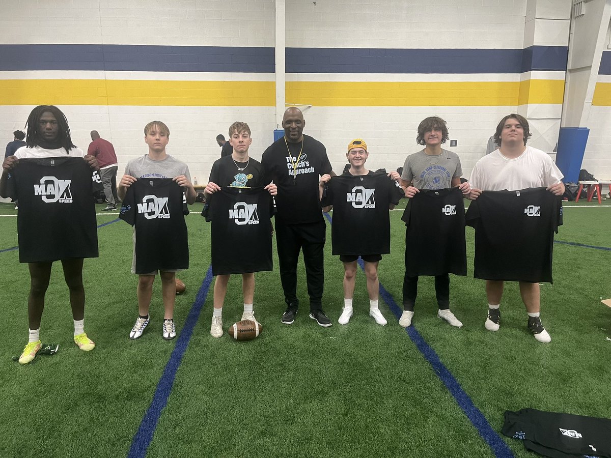 MacStephens's tweet photo. Top performers in last night’s clinic received t shirts for their outstanding work during the https://t.co/5k01tsvOAd]X https://t.co/Tjbwlu6ls7