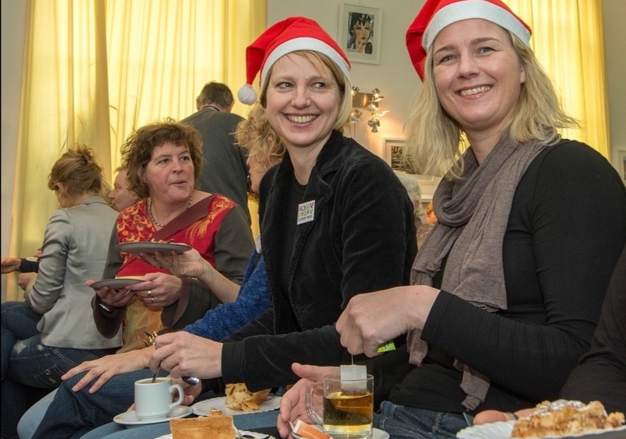 Al meer dan 80 aanmeldingen voor Kerst met appeltaart, a.s zondag 18/12 in Rozet Arnhem! Zing jij samen met ons de kerst tegemoet? (speciaal vervroegd in verband met WK-finale)🎄🌟🎤🎶🥰💚 - mailchi.mp/ad03a06f9f4e/s…