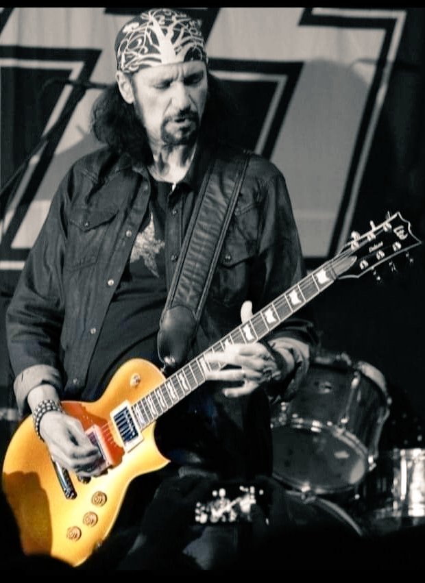 HAPPY BIRTHDAY  Bruce Kulick!
December 12, 1953 69
Grand Funk Railroad/Kiss/Alice Cooper/Union 