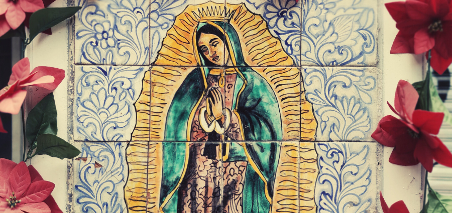 FamilyRosaryOrg's tweet image. Guadalupe—The Home of the Holy Family 
hubs.la/Q01vC1kj0
Mary came to Guadalupe and invited families who did not yet know Christ to become part of His Holy Family, and, in doing so, healing the wounds of division. Do you know the story? #ReadMore #CatholicTwitter #PrayNow