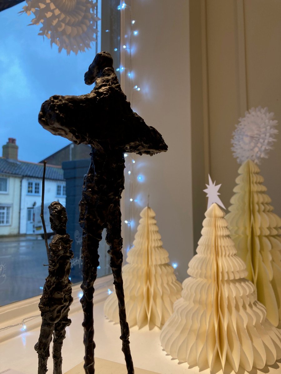 It's cold and frosty outside, but warm and inviting in our Aldeburgh gallery preparing for the winter season.
We're only closed on Christmas Day &amp; Boxing Day.
Come in to say hello..

#gusfarnes #thingstodoinaldeburgh #suffolkcoast #supportlocal