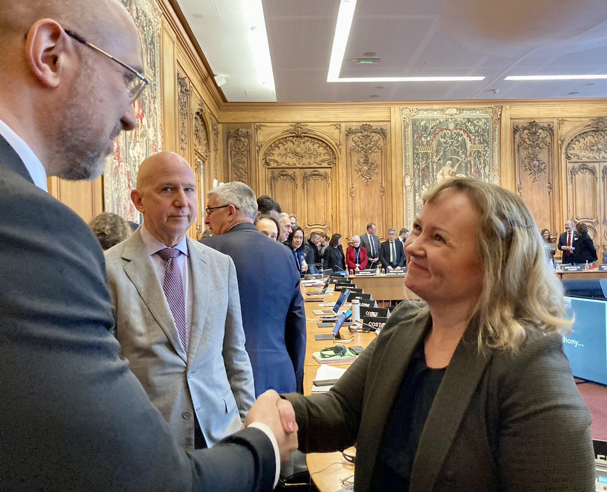 FinlandOECD's tweet photo. Ukrainan pääministeri @Denys_Shmyhal kiitti tänään @OECD-neuvostoa tuesta ja toimista maan elpymisen tukemiseksi. Hän kannusti järjestöä jatkamaan tien tasoittamista kohti Ukrainan jäsenyyttä. #ukraina @Ulkoministerio https://t.co/Plzr0sGYyd
