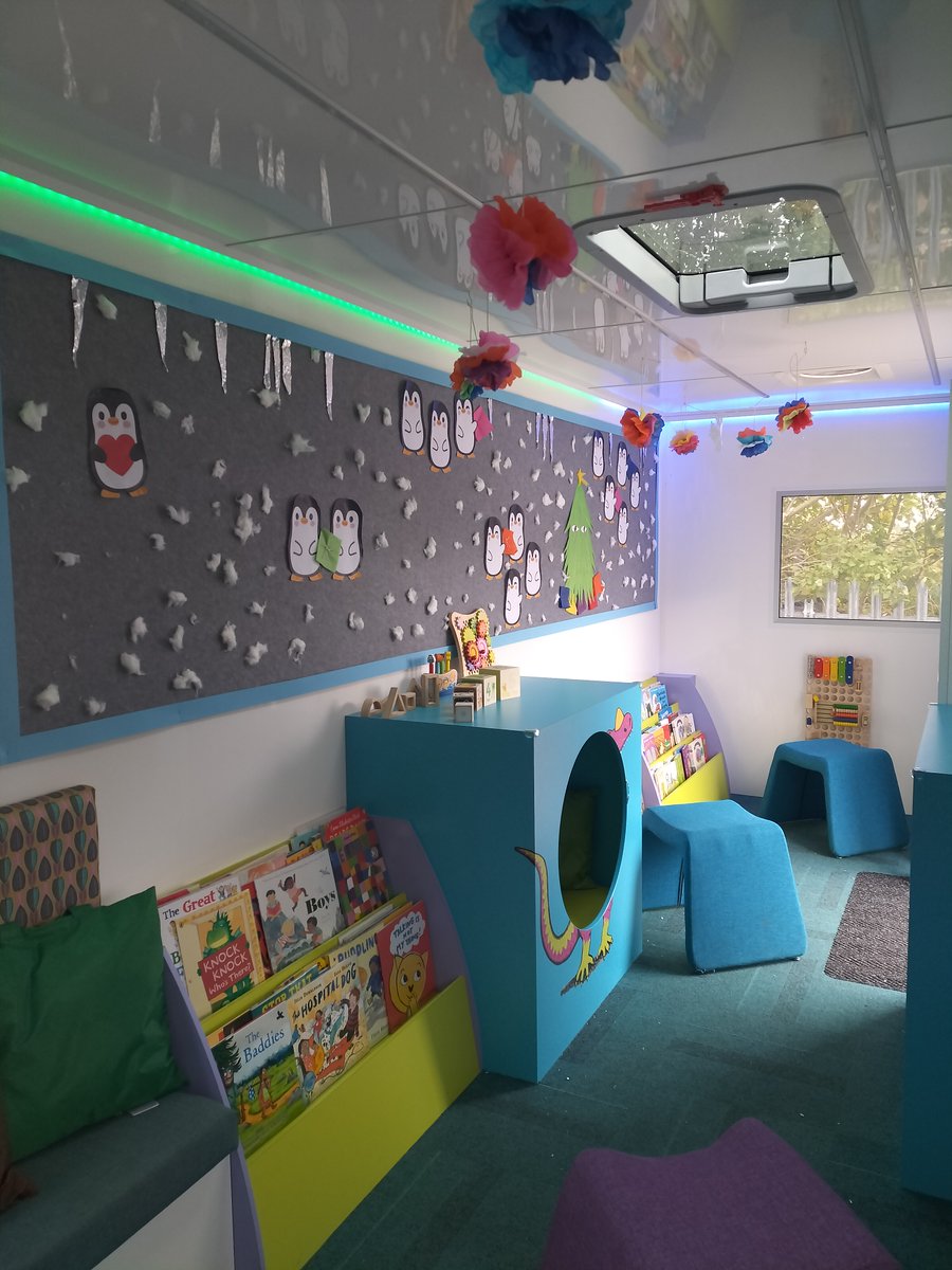 👀Look out for a seasonal Story &amp; Rhyme session for under 5’s over the next couple of weeks across #Leeds👶🏽
Find all session times here: leedsinspired.co.uk/events/story-r…

📚 Climb aboard the Story Bus at the <a href="/thackraymuseum/">Thackray Museum of Medicine</a> 20 &amp; 21, from 1.30-3pm. 🚍