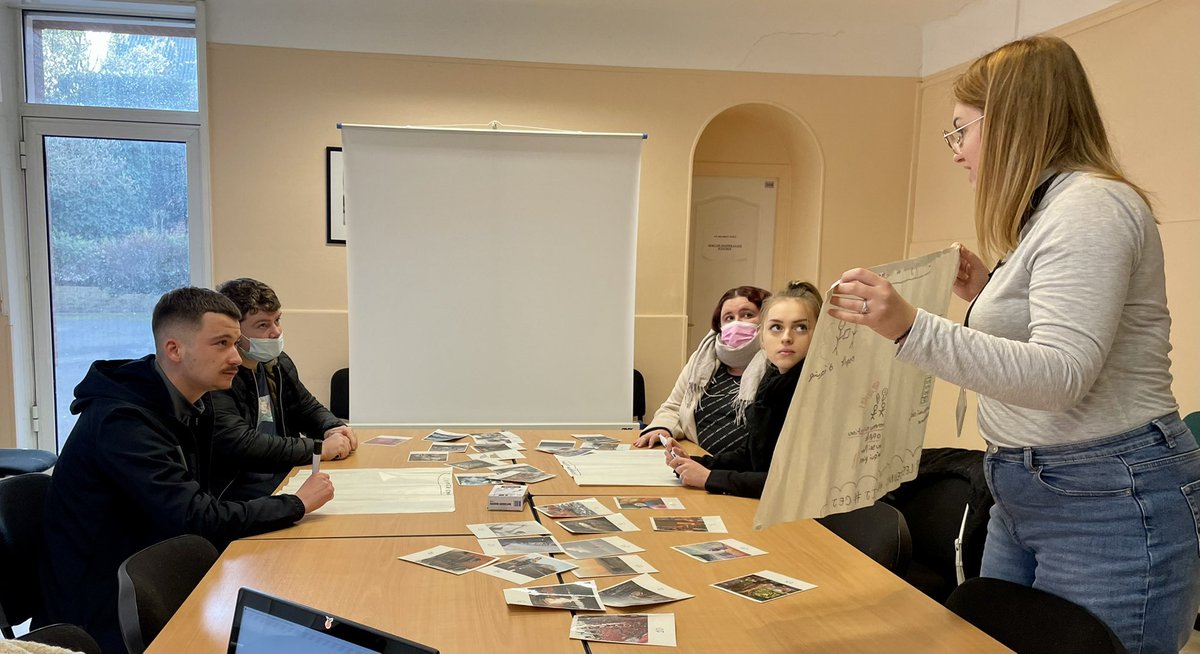 Rencontre avec des jeunes 

Au programme :
✅ définir ce qu’est un accompagnement
✅ ce qu’ils attendent
✅ comment nous pouvons les aider 

🎯Ensemble nous bâtissons un accompagnement sur mesure pour aller vers l’emploi durable ou la formation 

#CEJ #AIJ #emploi #Formation