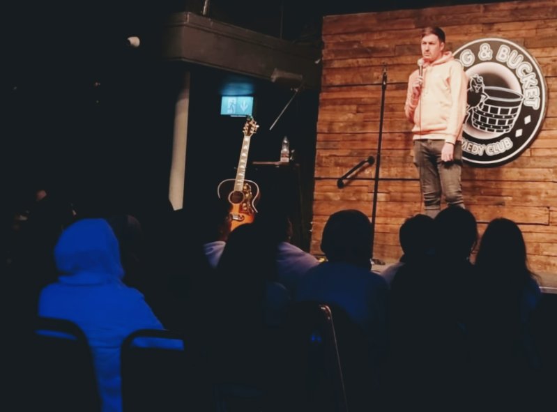 This year I finally got to play Asian showcases at @LeicsComedyFest (thanks to @Razmataz_97) & my favourite venue, the place I made my comedy debut Manchester's @frogandbucket with @DesiCentral at The Muslims Are Coming & @SalmanMalik85's Arabs vs Asians