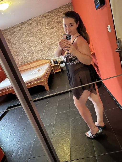 Guten Morgen ☺️  Ich w&uuml;nsche euch allen einen tollen und entspannten Start in die Woche 😉 ich hoffe es<a href="/tag/curvy"class="tags"><span>#curvy</span></a><a href="/tag/sexy"class="tags"><span>#sexy</span></a><a href="/tag/teen"class="tags"><span>#teen</span></a><a href="/tag/curvygirl"class="tags"><span>#curvygirl</span></a><a href="/tag/camgirl"class="tags"><span>#camgirl</span></a><a href="/tag/amateurgirl"class="tags"><span>#amateurgirl</span></a>