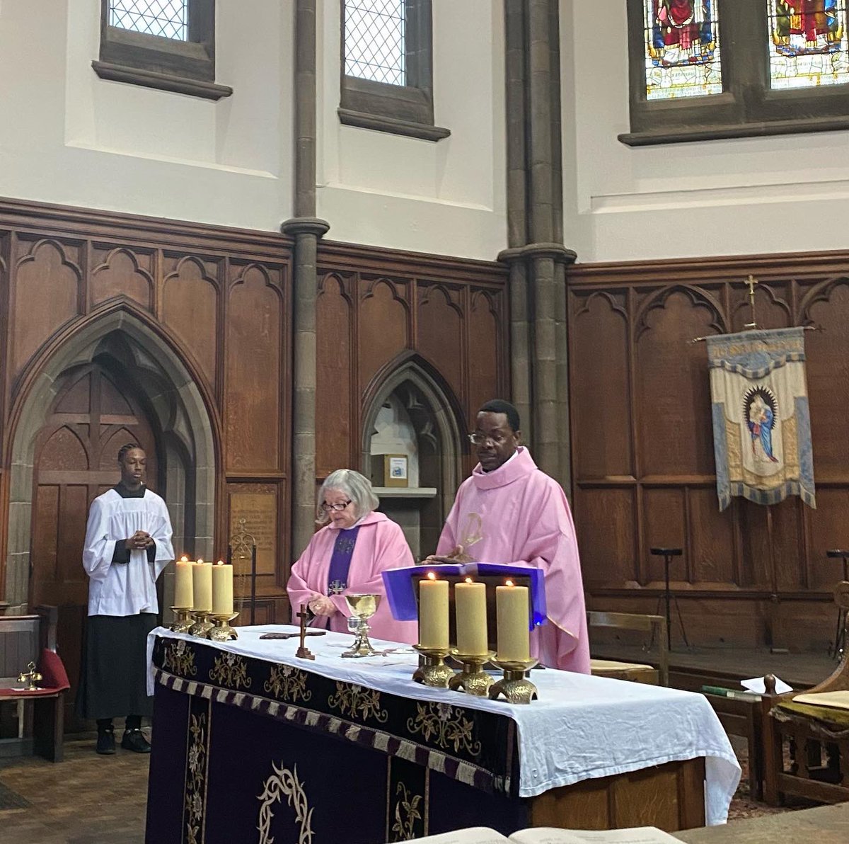 Celebrating #GaudeteSunday yesterday with our rose vestments. #advent