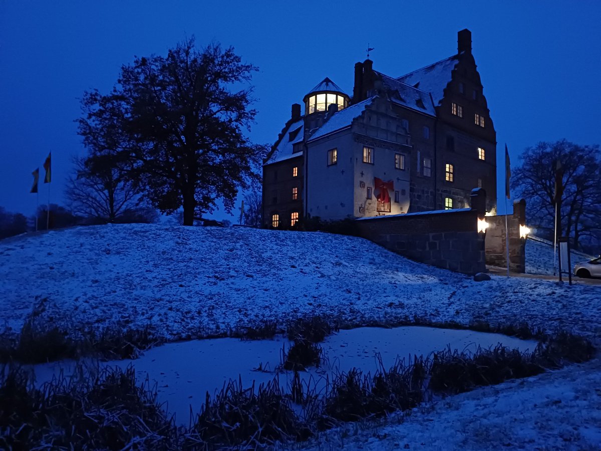 Als Abschluss meiner #Kultour durch #mv besuchte ich gestern ein #Konzert der #Festspiele #Mecklenburg-Vorpommern auf #Schloss #Ulrichshusen - es gab Klarinettentrios von #Beethoven, #Piazzolla &amp; #Brahms mit Matthias Schorn, Eckart Runge &amp; Jacques Ammon. #Winter #Advent #Musik