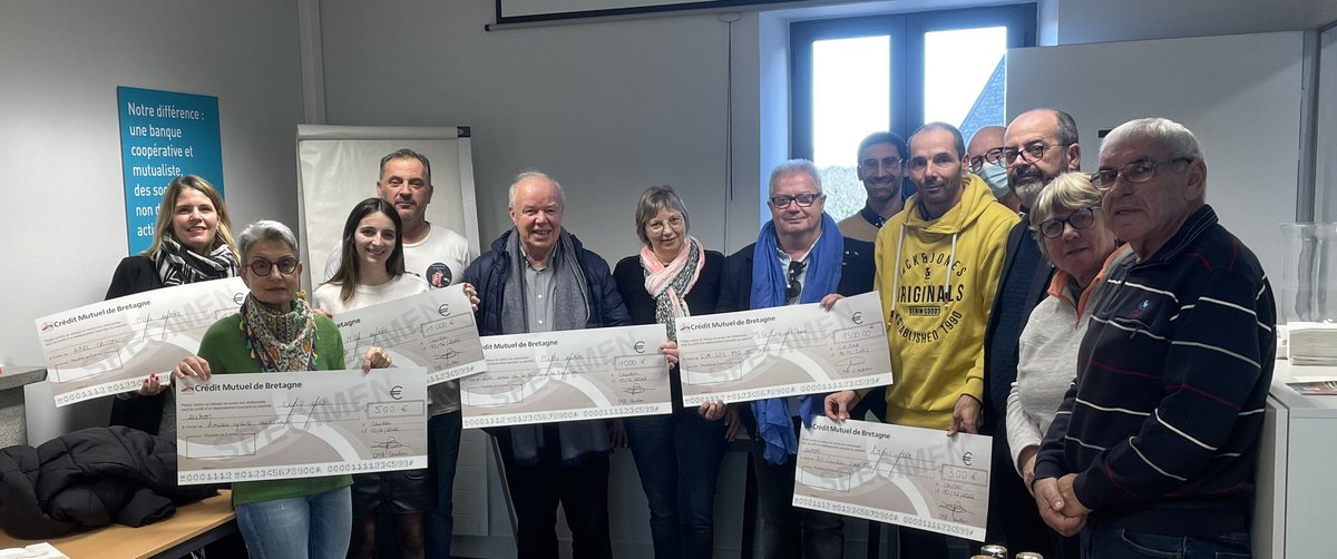 CaudanCmb's tweet photo. Beau moment de partage et de solidarité samedi matin avec nos associations!!! CMB CAUDAN #CMB #cmb56 #arkea #fierté#plaisir https://t.co/8Hj0C3SuPD