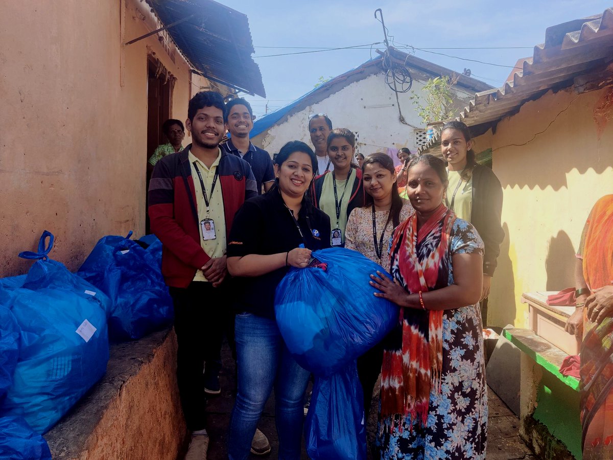 CSR_Persistent's tweet image. Persistent employees led a cause-related drive to extend a hand to the needy by distributing clothes and toys for kids. This was an effort to spread smiles and bring some comfort to them.

#CSR #ClothDrive #PersistentFoundation