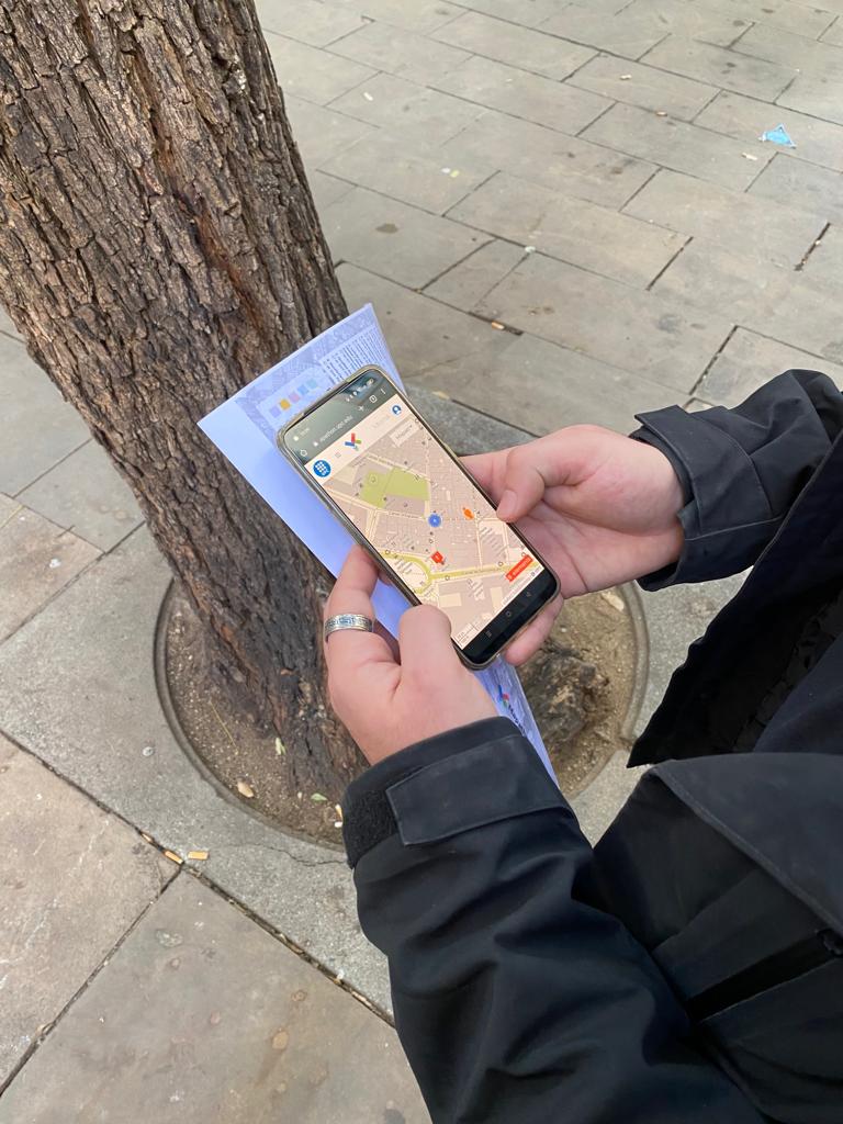 UPCEdifica's tweet photo. El 2/12 estudiantat 👩🎓👨🎓 del #grau en #Enginyeria en #Geoinformació i #Geomàtica #GEGG va fer una #MapathonUPC Fora barreres! al barri del Raval. Van mapejar disfuncions i elements que es presenten en forma de barreres físiques i van detectar els problemes d'accessibilitat. https://t.co/Ut3kisRWFp