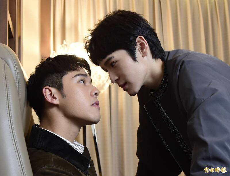 RjHtcp's tweet photo. #MyToothYourLove #我的牙想你

#AlexChou X #MichaelFongHao
#周予天
#张丰豪
#Bldrama
#boysloveseries 
#boysloveasian https://t.co/4Apmt0OjBT