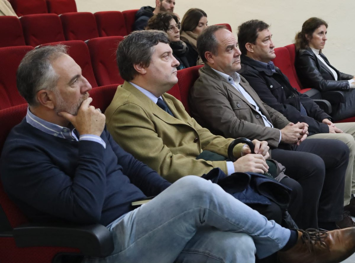 Hemos presentado la Plataforma E-Mateo, una herramienta digital que será de gran ayuda y agilizará los trámites entre nuestro Ayuntamiento y las entidades sociales de la ciudad.

#AlcaláEnMarcha