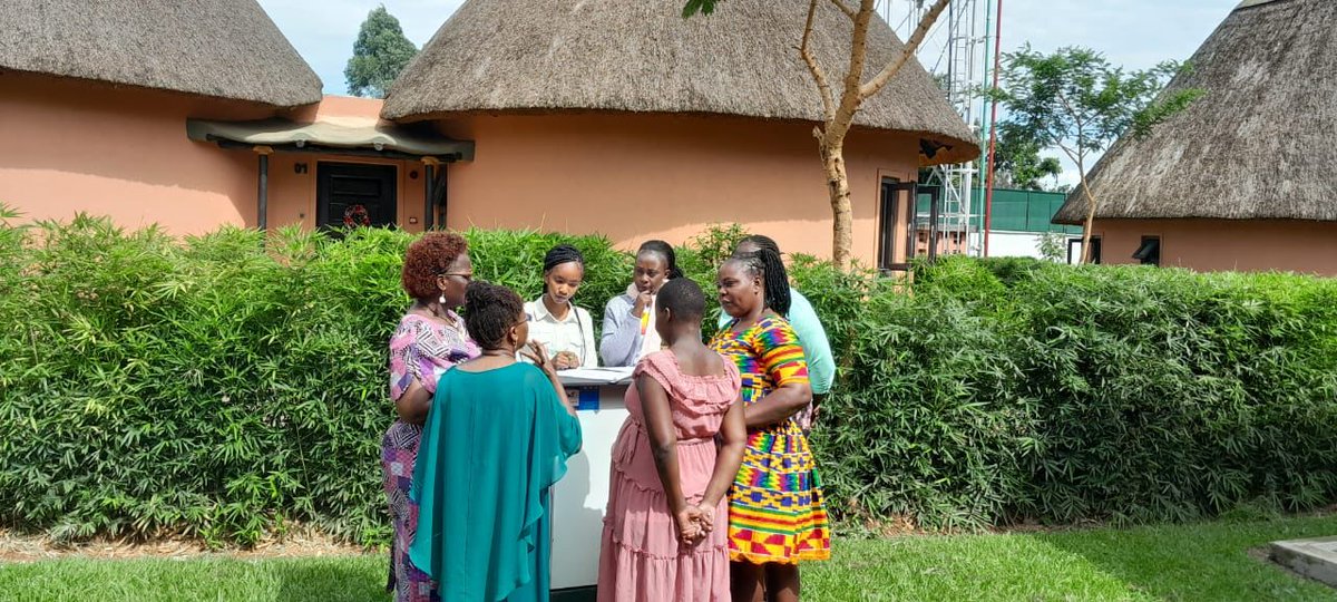 Group discussions at the garden 
<a href="/APC_News/">APC</a>
<a href="/ggithaiga/">ggithaiga</a> <a href="/nakitare/">Racheal  Nakitare</a>
#MediaWomenAndTech 
#AmplifyWomenVoices