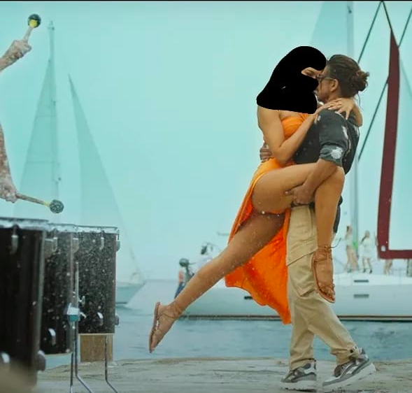 AwesomeMughals's tweet photo. 💥 Guess he was unable to explain this in 🕋  

#BoycottPathan 
#BoycottBollywood https://t.co/hCG91gh2RT