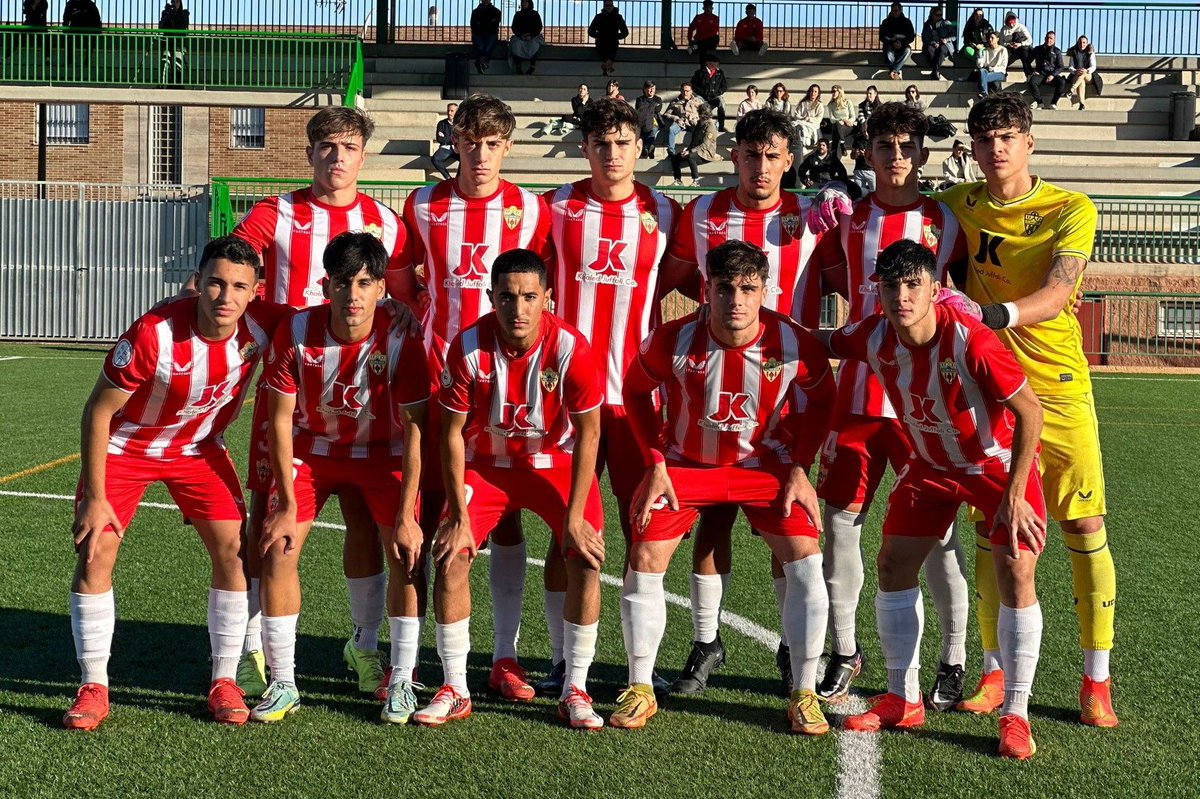 AcademiaUDA's tweet image. 🗞 Crónica| 2-1: El #UDAJuvenilA del Almería ya es líder en solitario en su grupo de la División de Honor nacional

◾️ Los rojiblancos ganaron al Séneca y se aprovechan del empate del Betis en el campo del Recreativo de Huelva

→ bit.ly/3uJpC9i

#AcademiaUDA 🦁🔴⚪️